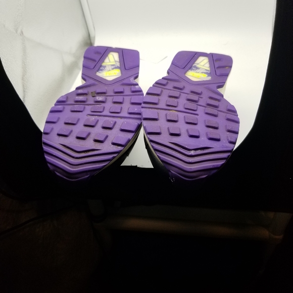 NIKE AIRMAX COLISEUM SNEAKERS - Picture 3 of 5